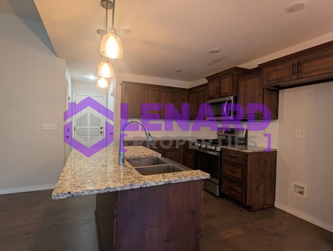 Building Photo - Spacious 3 Bedroom Home!