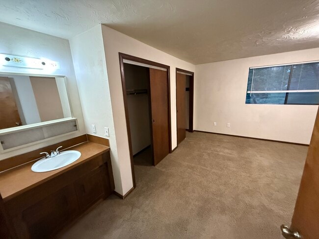 Building Photo - 9133 Tolo Ct NE