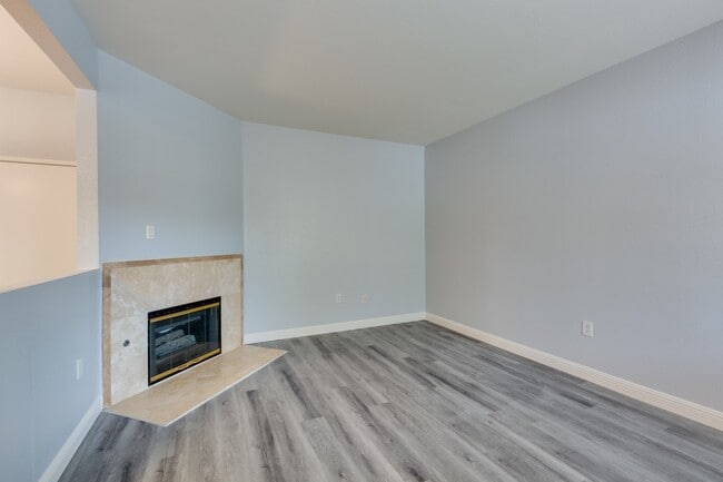 Building Photo - Spanish Palms a Guard Gated Community