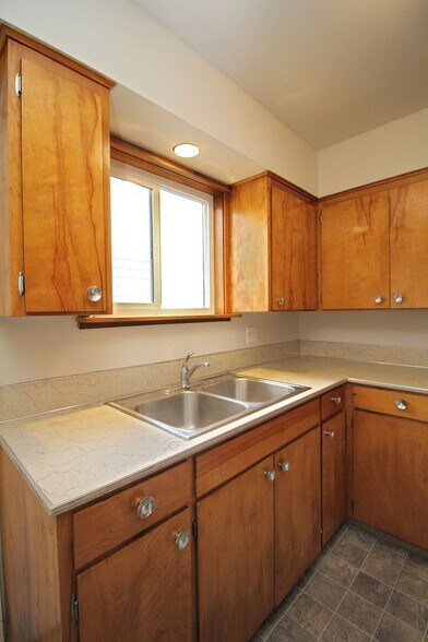 Building Photo - 1630-1632 NE 81ST AVE