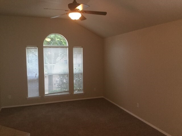 Building Photo - 6233 Brooklynn Dr