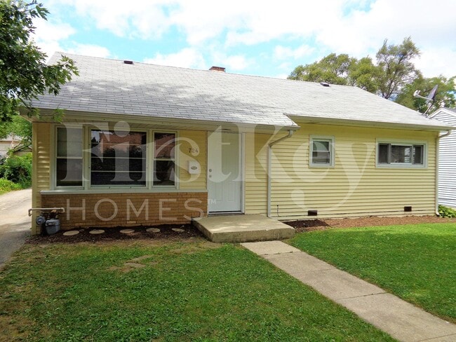 Building Photo - 724 Gates St