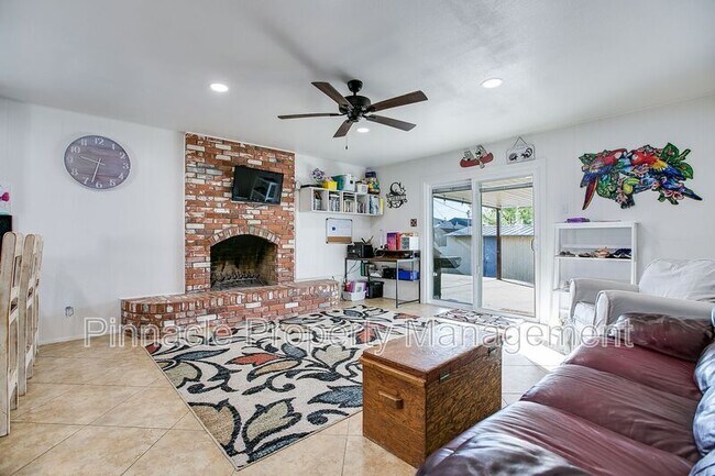 Building Photo - 1510 Loop Dr