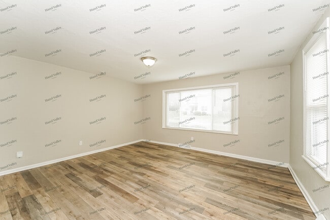 Building Photo - 43 Woodrow Ave