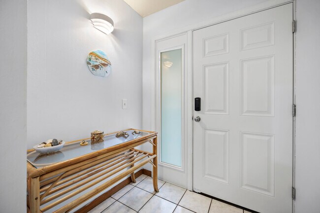 Building Photo - 39 Tulip Ave