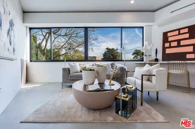 Building Photo - 857 Hilldale Ave