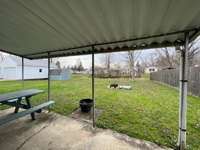 Building Photo - 1046 Leslie Ln