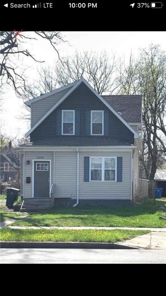 Building Photo - 1058 S Plymouth Ave