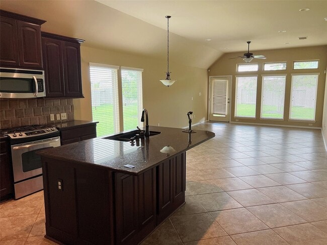 Building Photo - 4226 Ponderosa Hills Ln