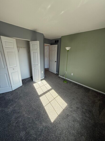 Building Photo - 12 Paynter St