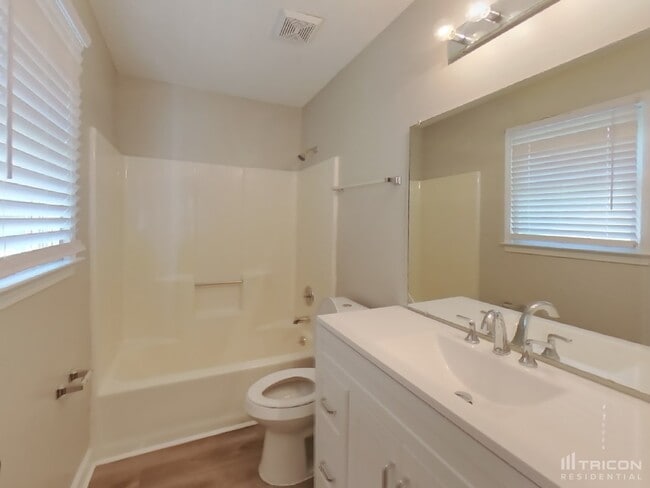 Building Photo - 39 Pine Grove Cir
