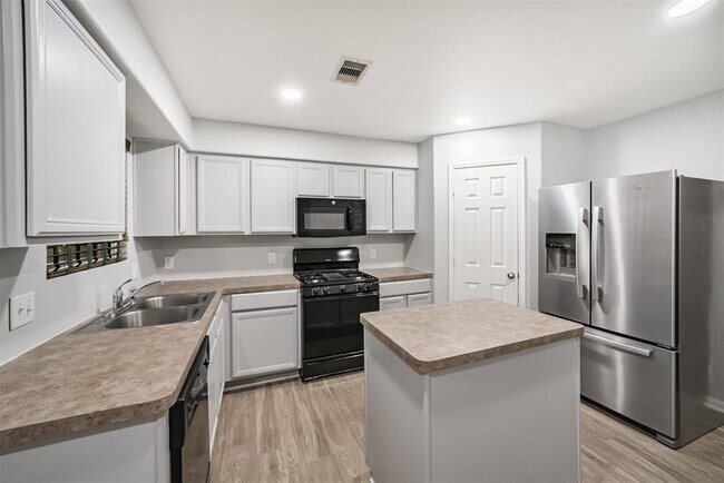 Building Photo - 14906 Twilight Knl Trl