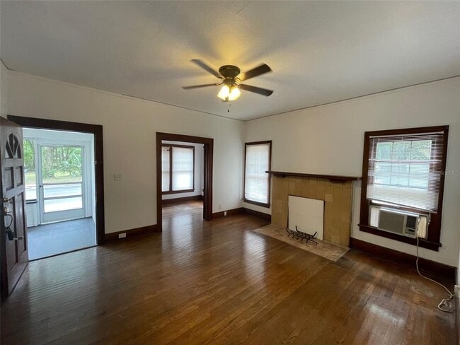 Building Photo - 2635 W University Ave