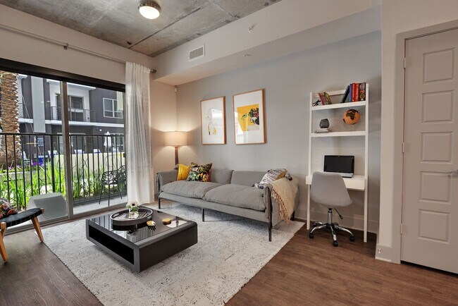 Building Photo - Walkable Living in Montrose - 1 Month Free!