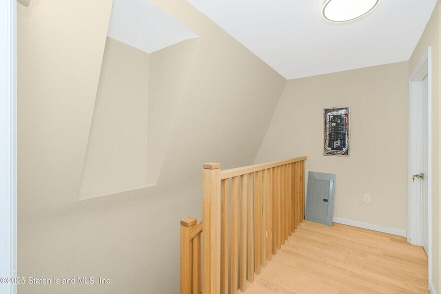 Building Photo - 413 Cary Ave