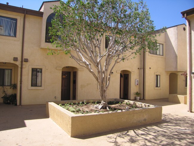 Building Photo - Helena Apartments
