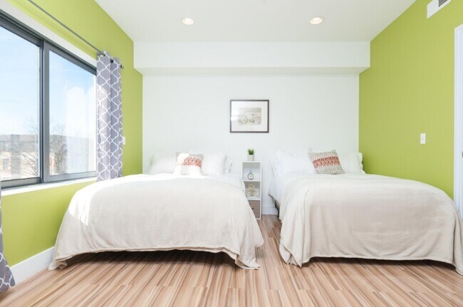 Building Photo - 4918 Park Ave