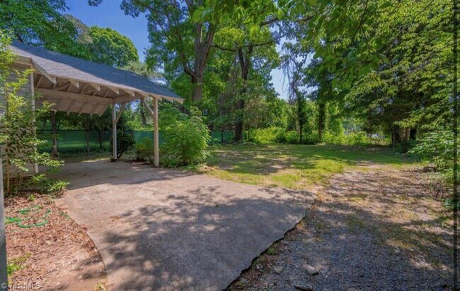 Building Photo - Beautiful 3/ 1 Home for Rent!