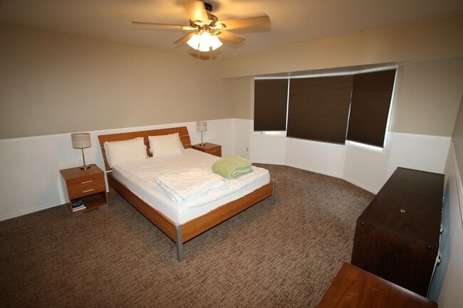 Building Photo - 2 Bed, 2 Bath Condo in East Anchorage!