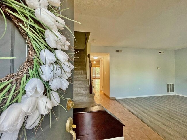Building Photo - READY 11-07-25!! 3-Bedroom Townhome at the...