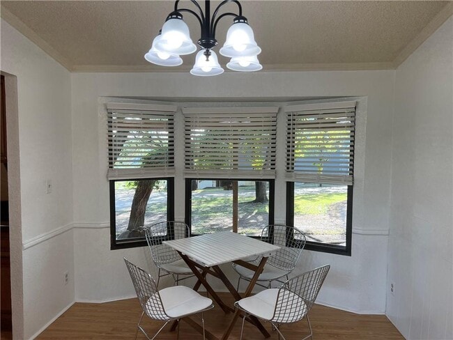 Building Photo - 1345 Lakeshore Dr