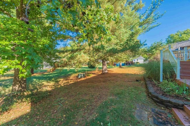 Building Photo - 657 E Heather Dr