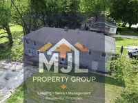 Building Photo - Spacious 3 Bedroom / 1 Bath Apartment in Sugar Creek *Ready Now*