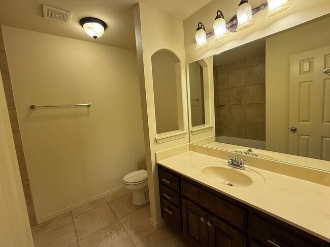 Building Photo - Welcome to your beautiful 3 bedroom home in the Battle Creek golf community!