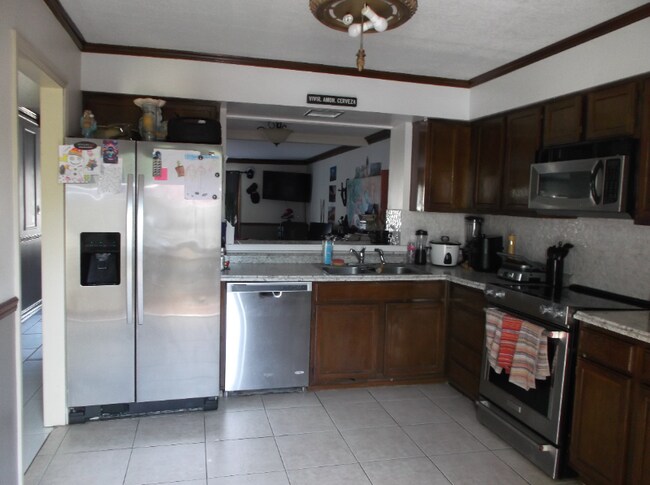 Building Photo - 7785 Point Vicente Ct