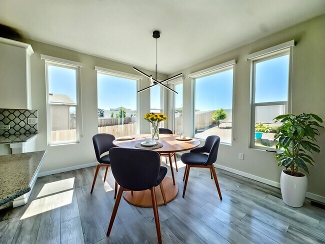 Building Photo - 9344 Beaver Brook Dr
