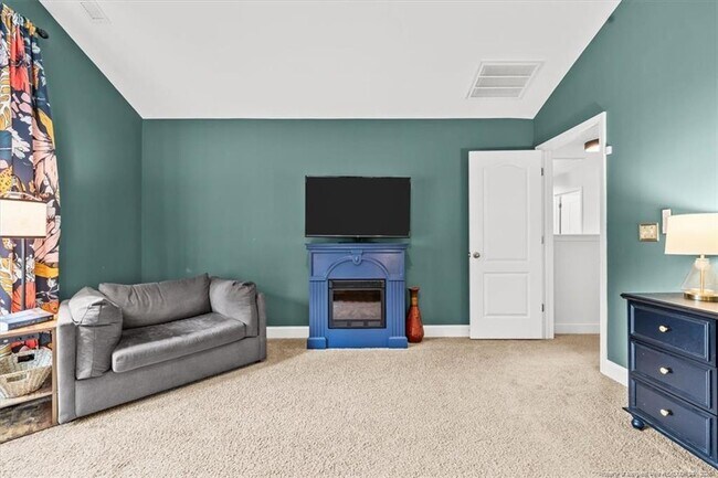 Building Photo - 400 Everest Ct