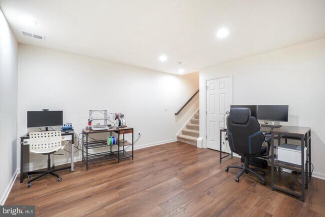 Building Photo - 21521 Willow Breeze Sq