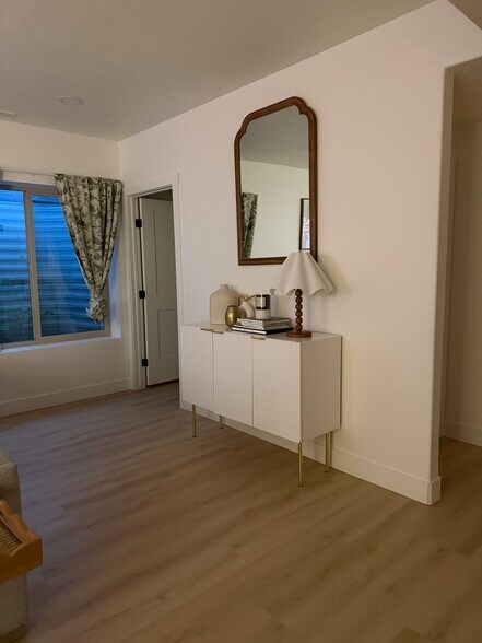 Building Photo - 4269 W Clarks Hill Dr