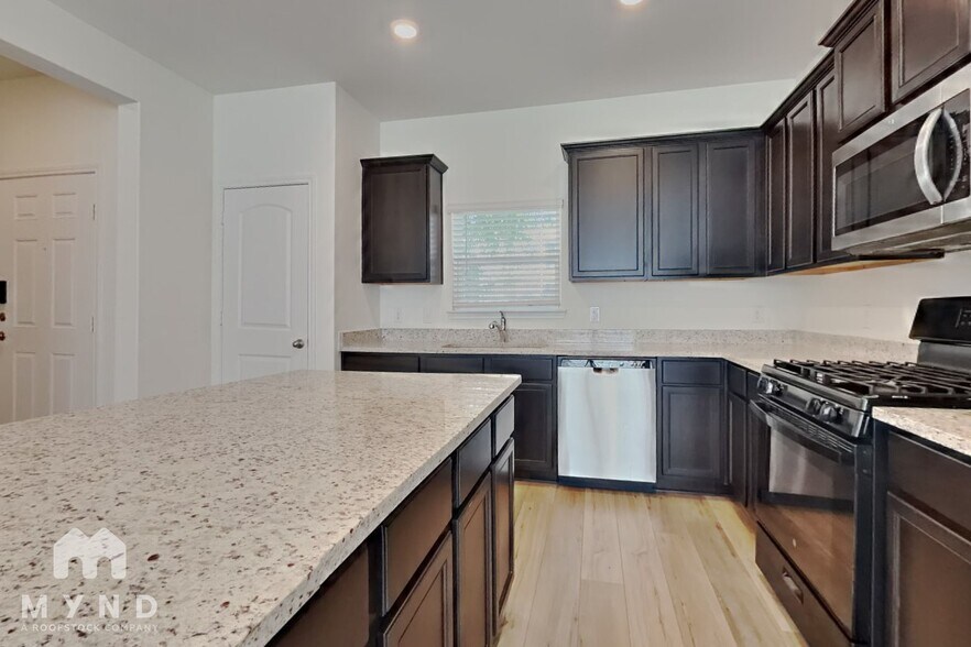 Building Photo - 10913 Quinn Ct