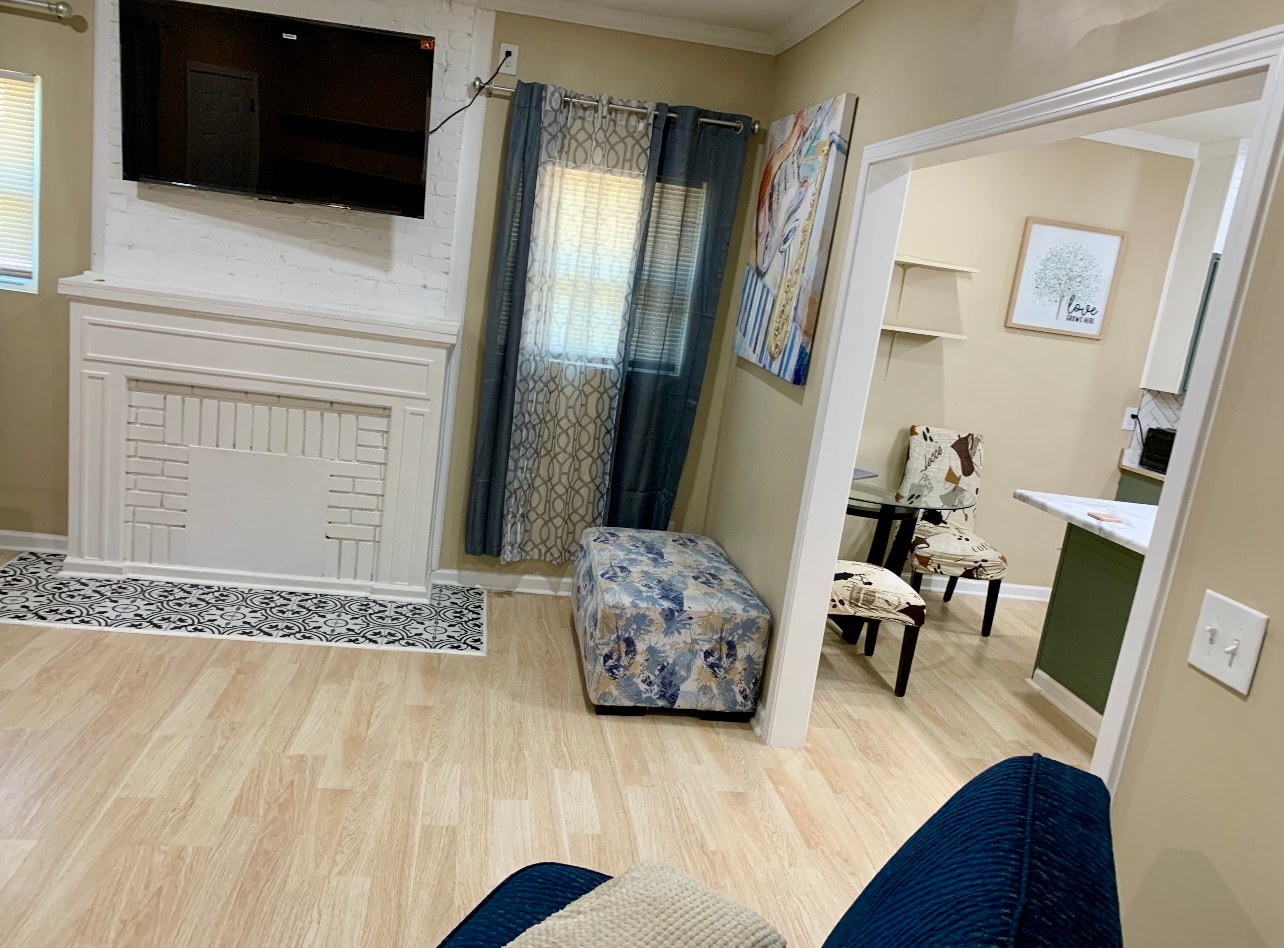 Building Photo - 4220 10th Ave