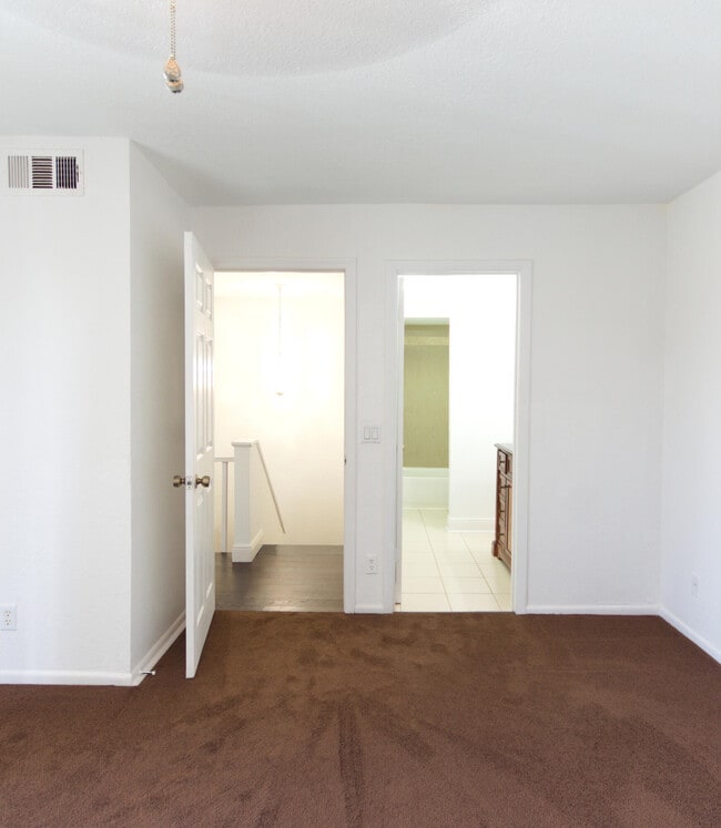 Building Photo - 4225 Turnberry Cir