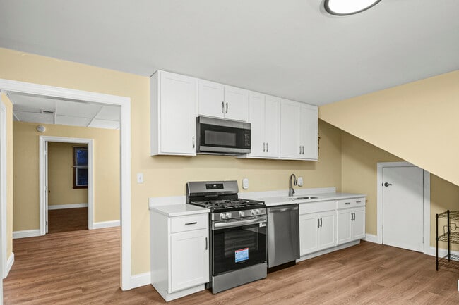 Building Photo - 35 Third Avenue - 3