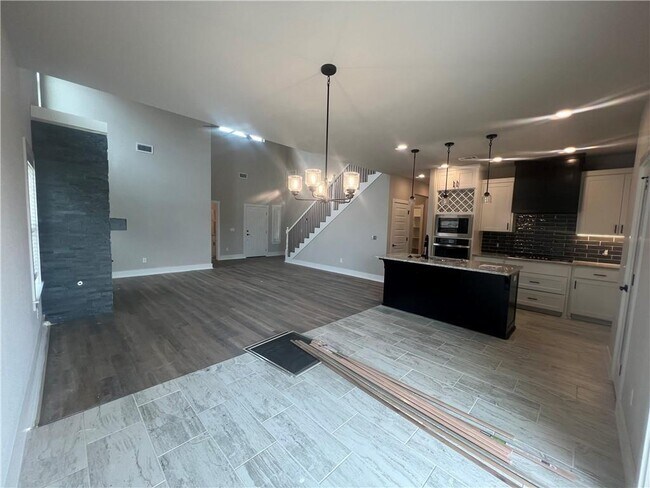 Building Photo - 7301 SW Basswood Ave