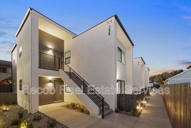 Building Photo - 1638 Elm Ave