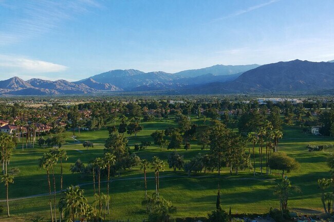 Building Photo - 83 N Kavenish Dr