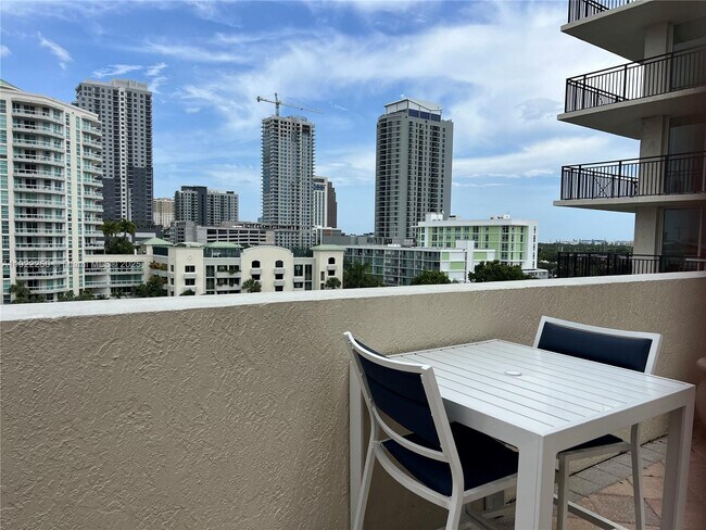 Building Photo - 610 W Las Olas Blvd