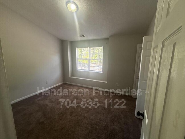 Building Photo - 6856 Cypress Tree Ln
