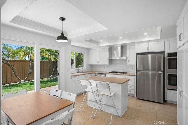 Building Photo - 201 La Costa Ct