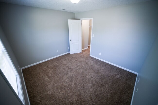 Building Photo - 100 Sango Place Villas Dr