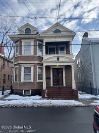 Building Photo - 230 Green St
