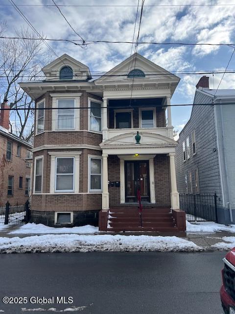 Primary Photo - 230 Green St