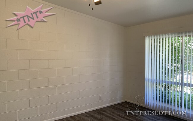 Building Photo - 336 Country Club Cir