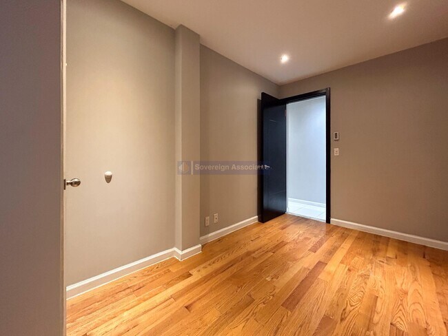 Building Photo - 312 W 114th St