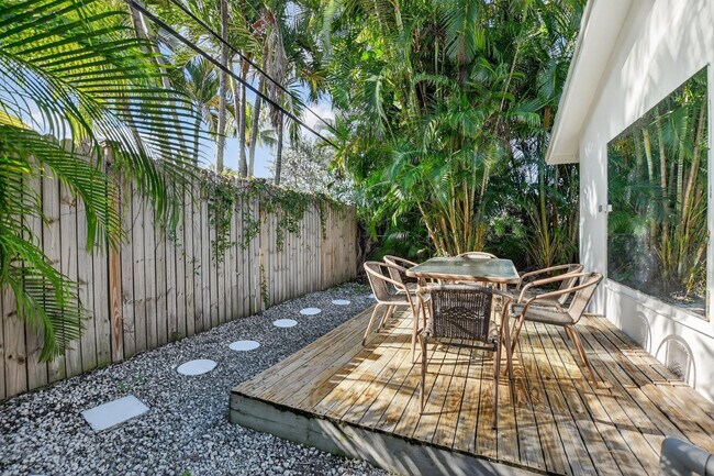 Building Photo - 954 SE 7th St