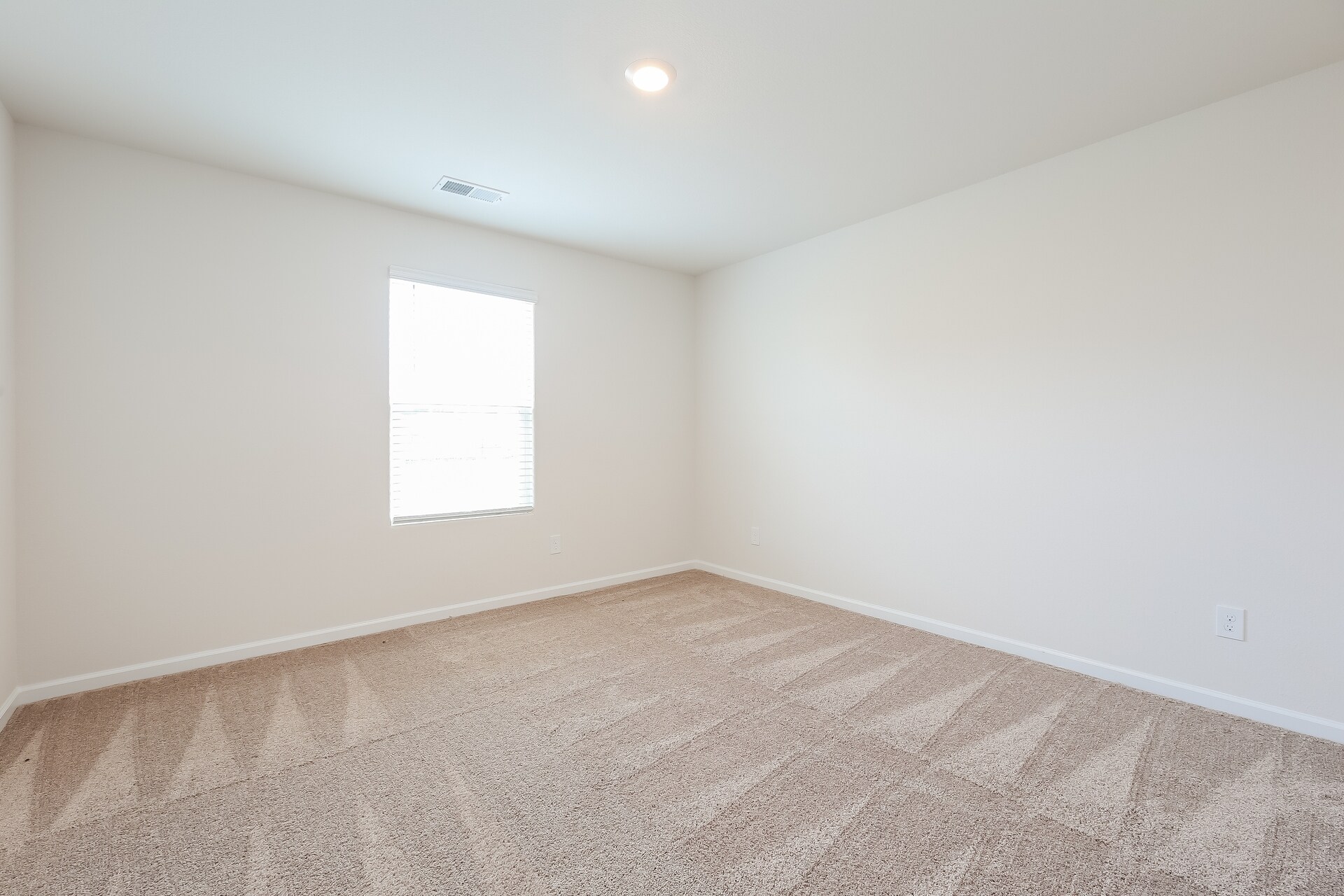 Building Photo - 2106 Southlea Dr